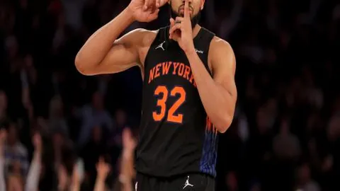 曼联卡里克领队下败纽卡，姆贝莫表现成败因